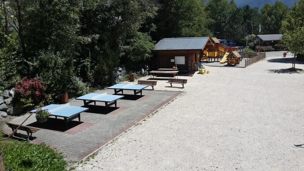 Camping Le Colporteur Hotel Le Bourg-dʼOisans Kültér fotó